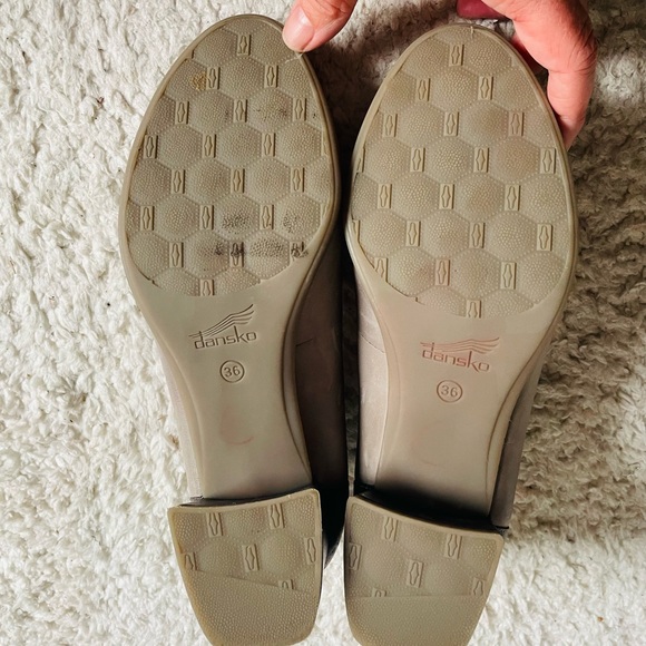 Dansko Taupe Napa Leather Block Heeled Loafers sz 6 - Picture 8 of 9